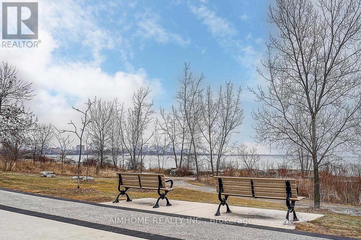 2111 Lake Shore Boulevard W, Toronto, Ontario  M8V 4B2 - Photo 17 - W12694246