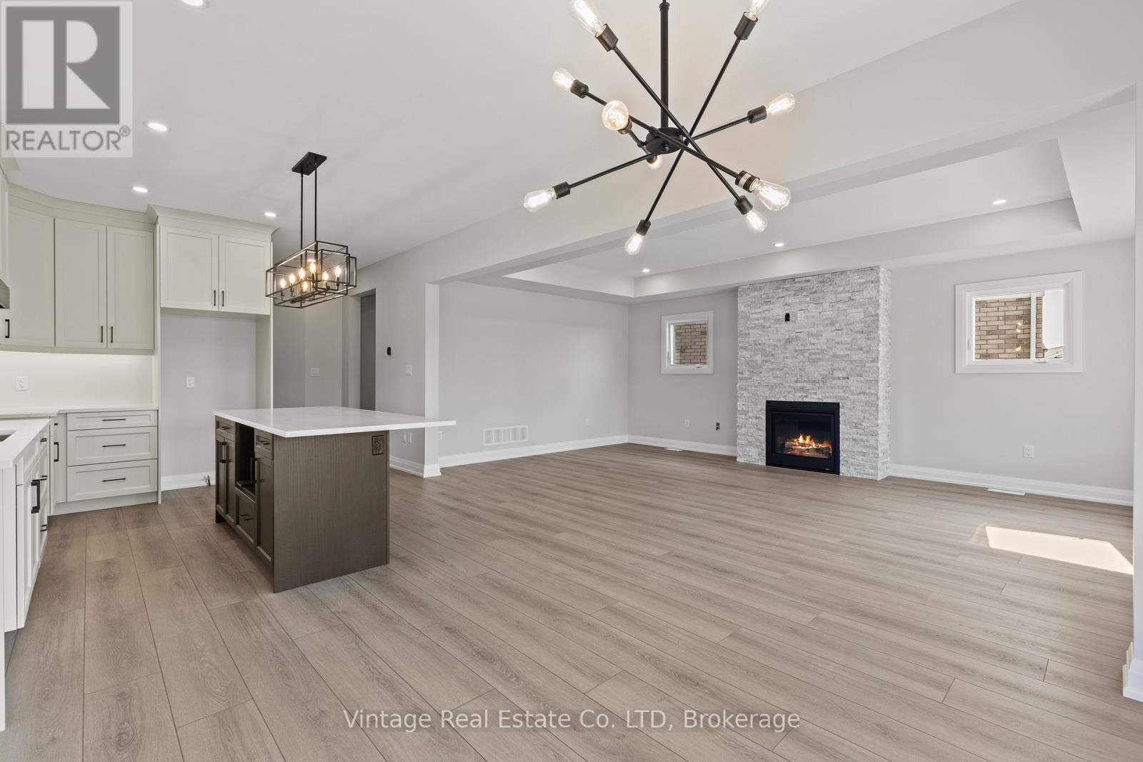 7455 Majestic Trail, Niagara Falls, Ontario  L2H 3V9 - Photo 11 - X12694164