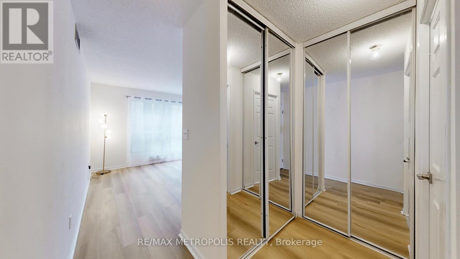 611 - 7 Carlton Street, Toronto, Ontario  M5B 2M3 - Photo 15 - C12687848