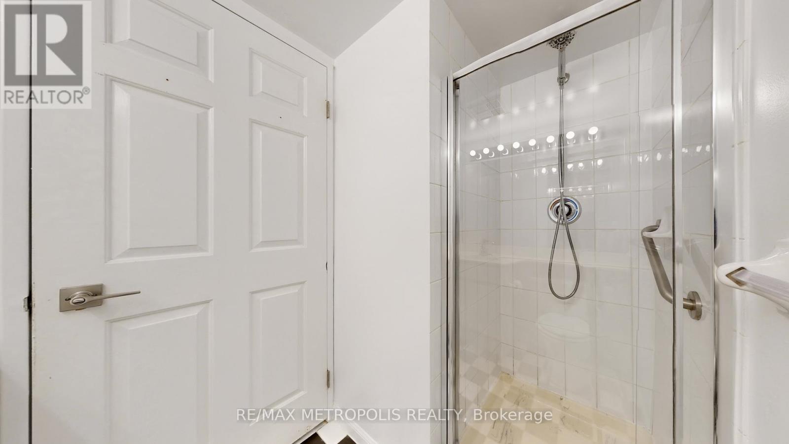 611 - 7 Carlton Street, Toronto, Ontario  M5B 2M3 - Photo 25 - C12687848