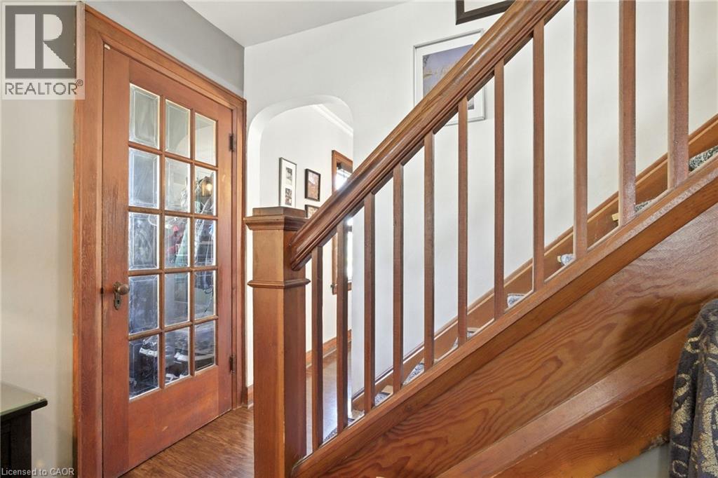 4 Lincoln Avenue, St. Catharines, Ontario  L2P 2H9 - Photo 3 - 40766338