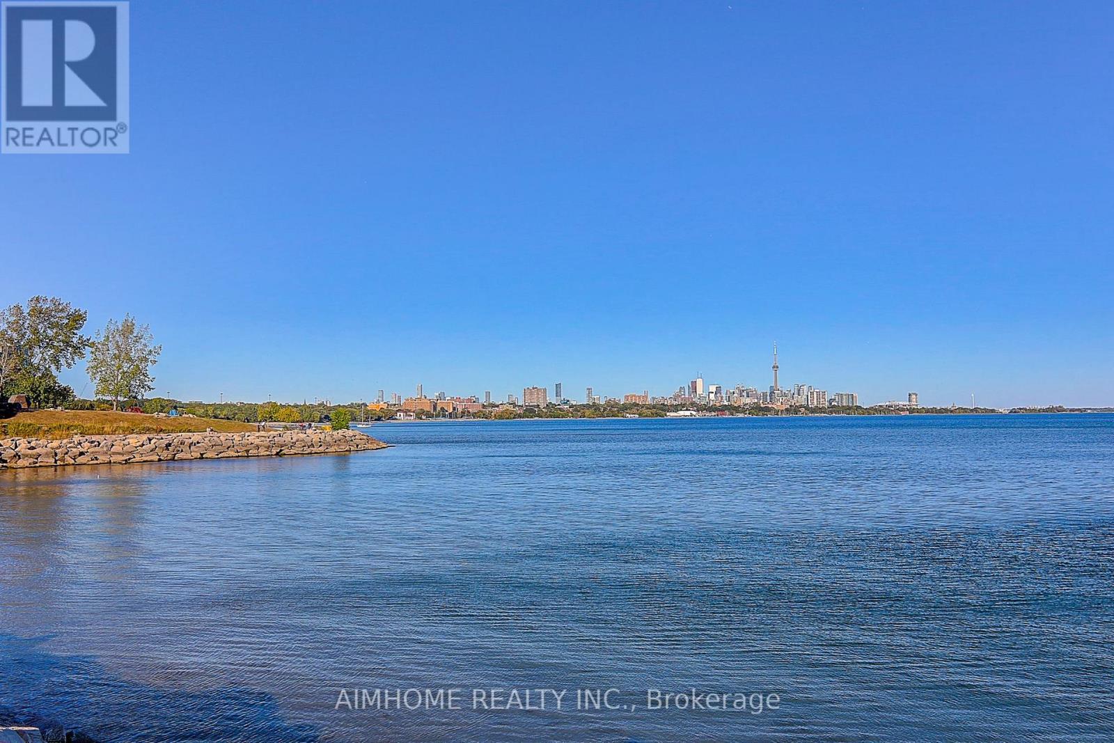 2111 Lake Shore Boulevard W, Toronto, Ontario  M8V 4B2 - Photo 18 - W12694246