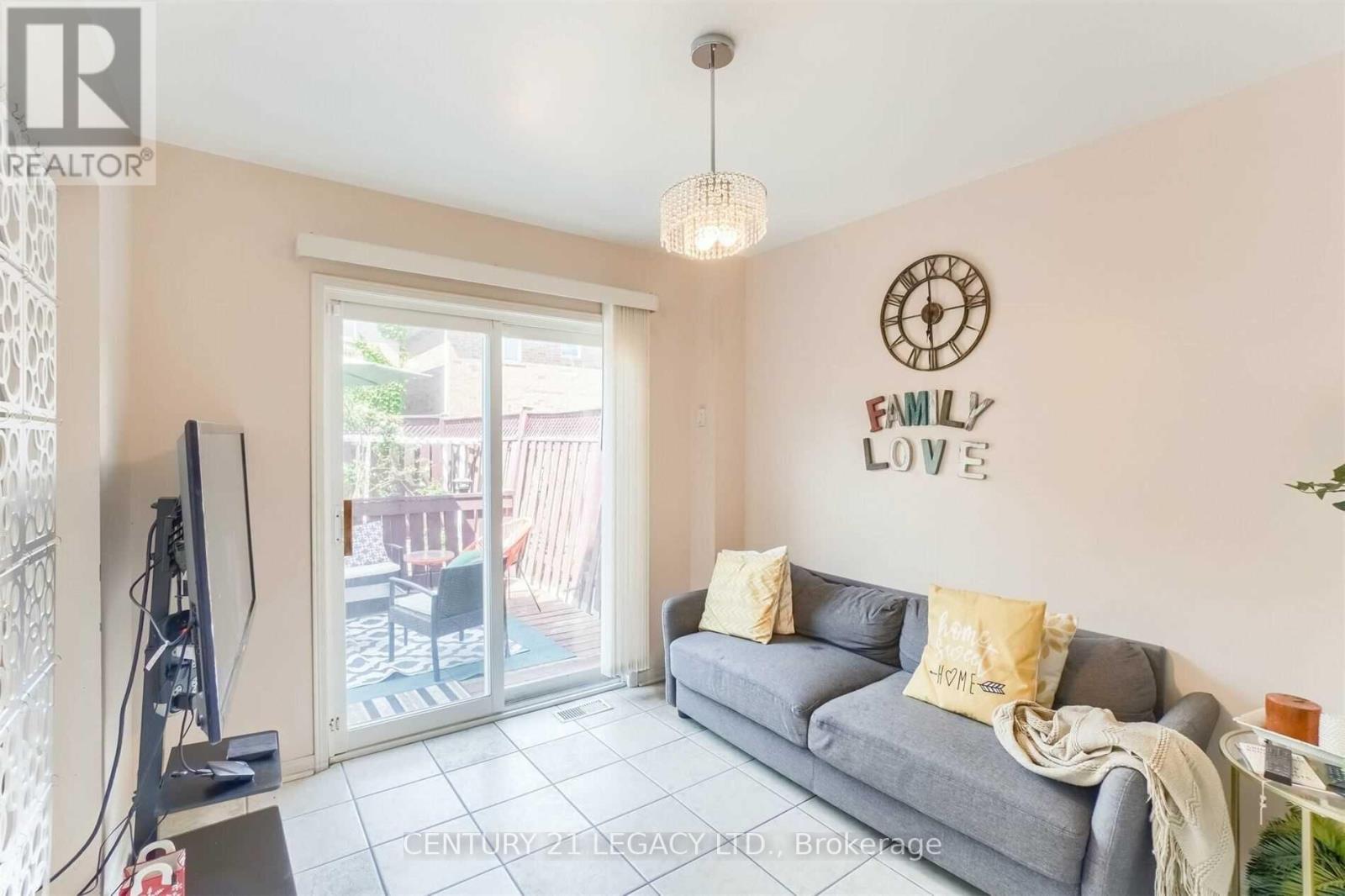 24 Ashmere Road, Brampton, Ontario  L7A 1W9 - Photo 7 - W12694262