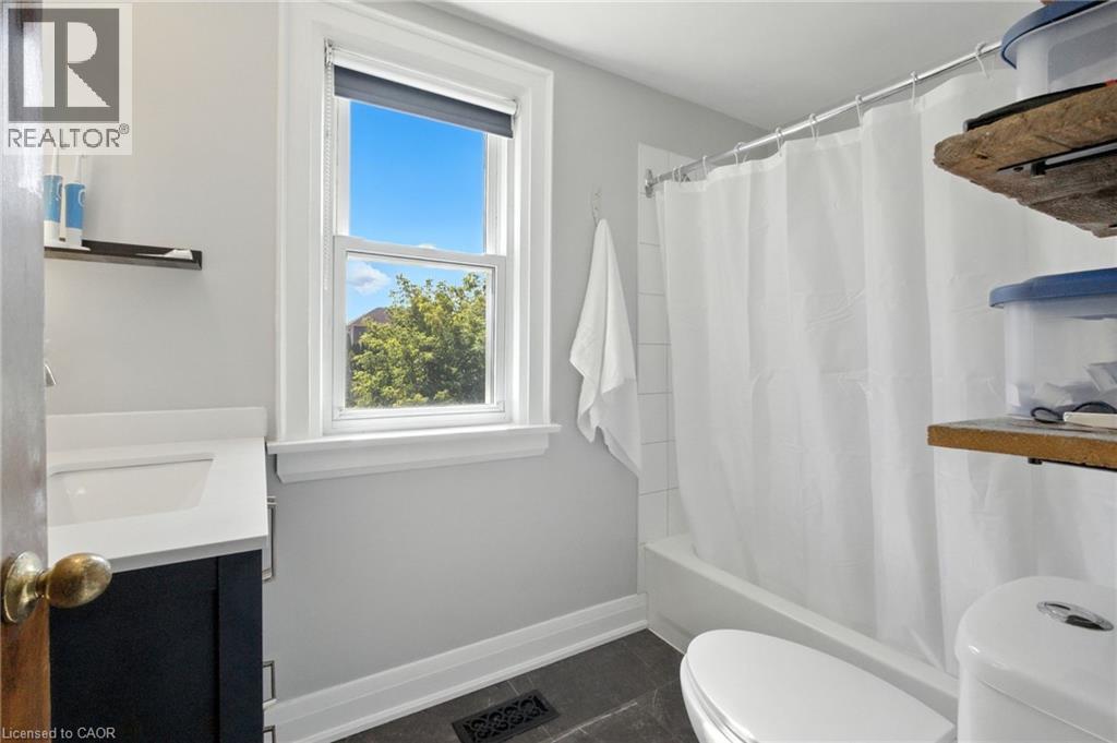 4 Lincoln Avenue, St. Catharines, Ontario  L2P 2H9 - Photo 14 - 40766338