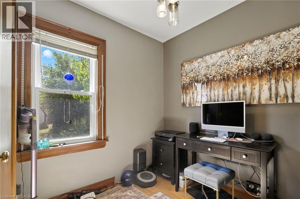 4 Lincoln Avenue, St. Catharines, Ontario  L2P 2H9 - Photo 9 - 40766338