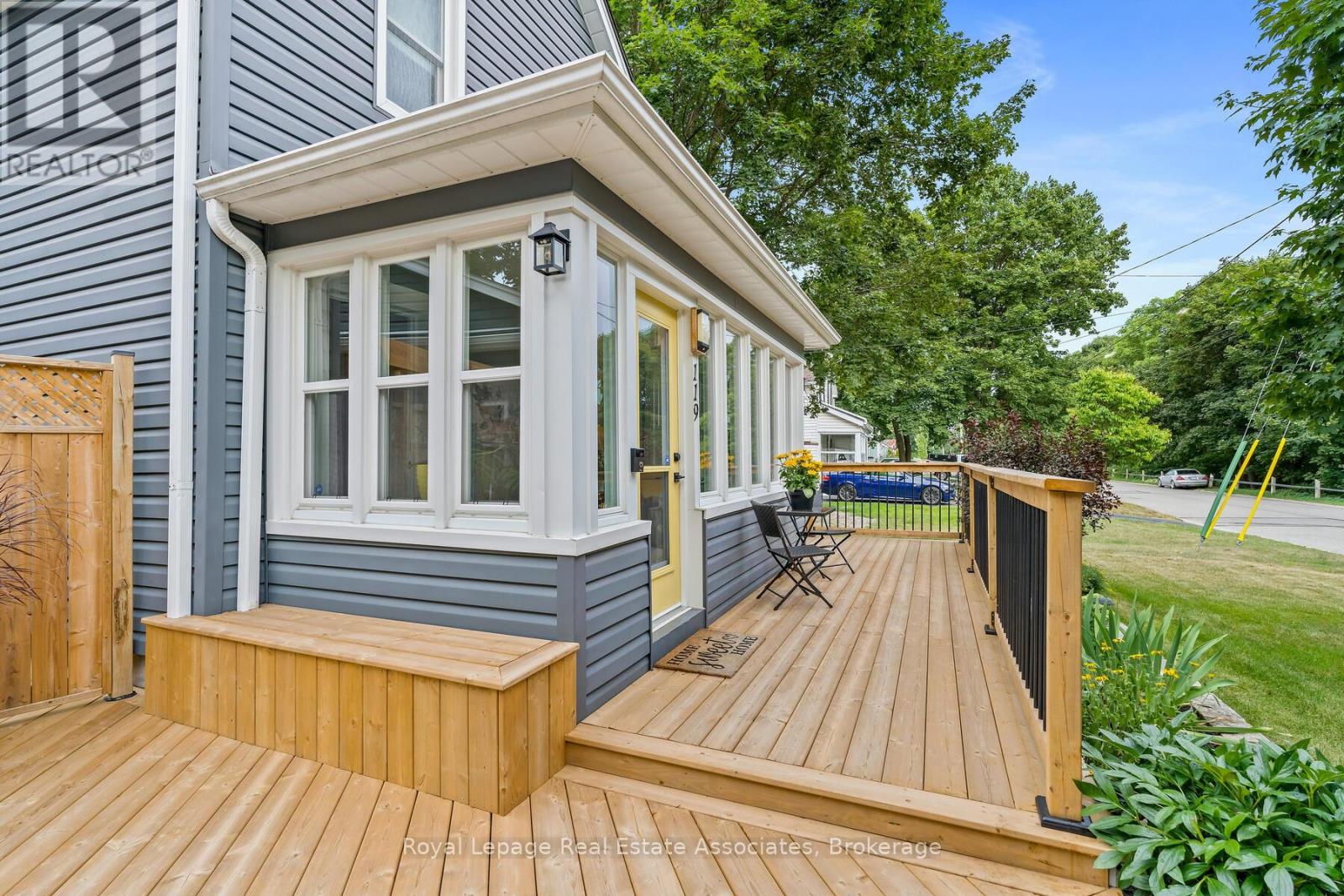 119 Crescent Street, Halton Hills, Ontario  L7J 2E1 - Photo 5 - W12694268