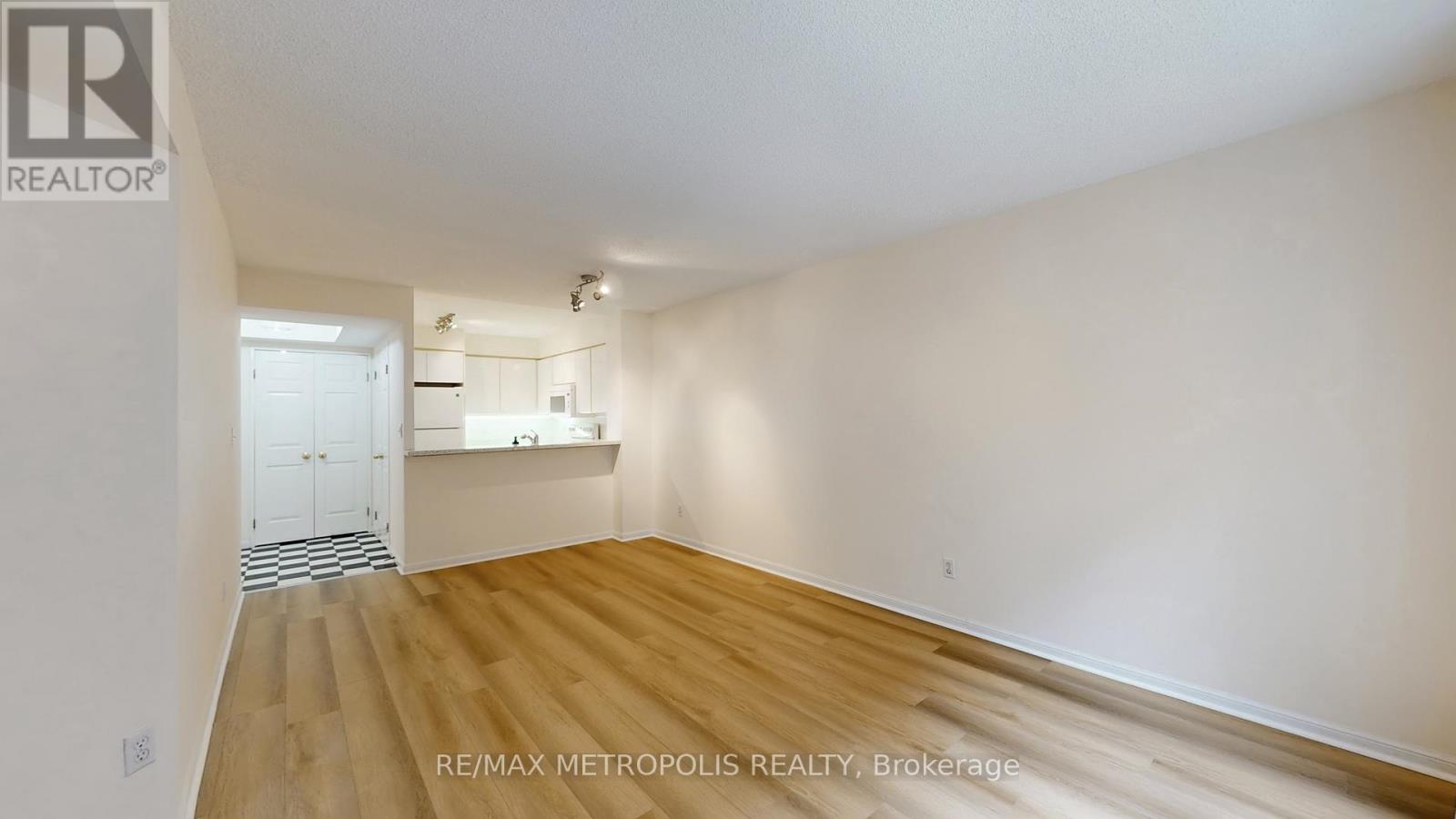 611 - 7 Carlton Street, Toronto, Ontario  M5B 2M3 - Photo 8 - C12687848