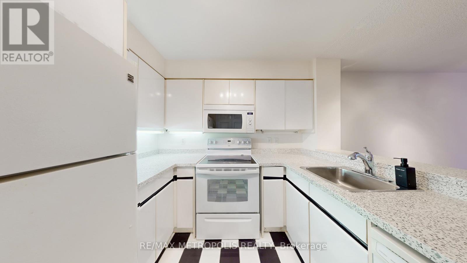 611 - 7 Carlton Street, Toronto, Ontario  M5B 2M3 - Photo 9 - C12687848