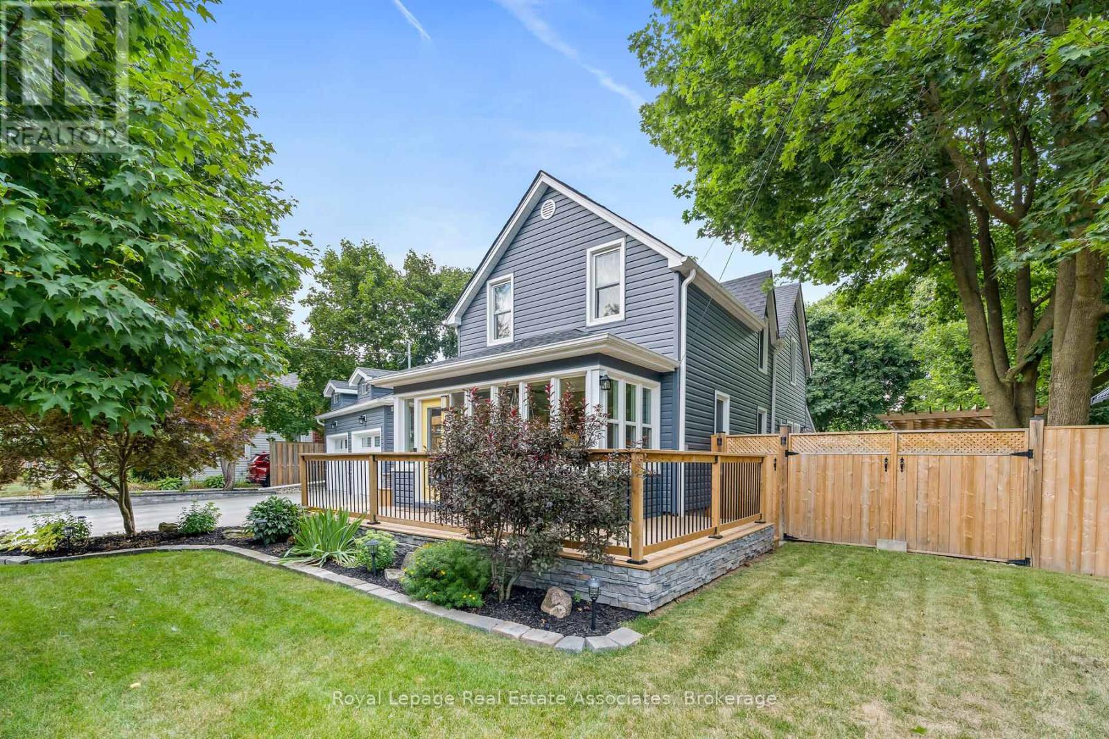 119 Crescent Street, Halton Hills, Ontario  L7J 2E1 - Photo 4 - W12694268