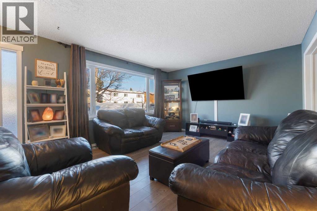 11 Hillside Avenue, Swan Hills, Alberta  T0G 2C0 - Photo 6 - A2275938