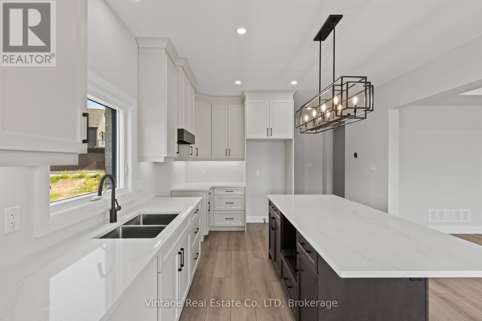 7455 Majestic Trail, Niagara Falls, Ontario  L2H 3V9 - Photo 7 - X12694164