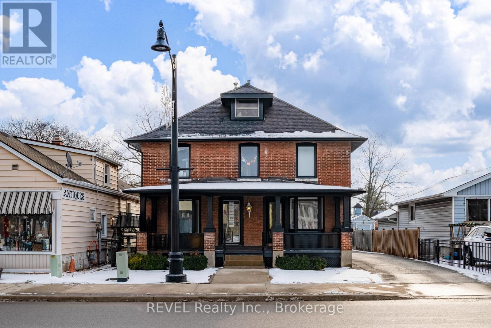 1507 Niagara Stone Road, Niagara-On-The-Lake, Ontario  L0S 1J0 - Photo 2 - X12694172