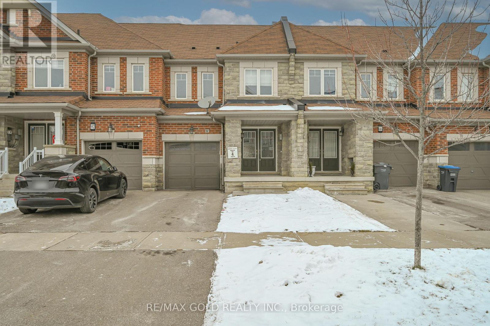 94 Golden Springs Drive, Brampton, Ontario  L7A 4N6 - Photo 1 - W12694128