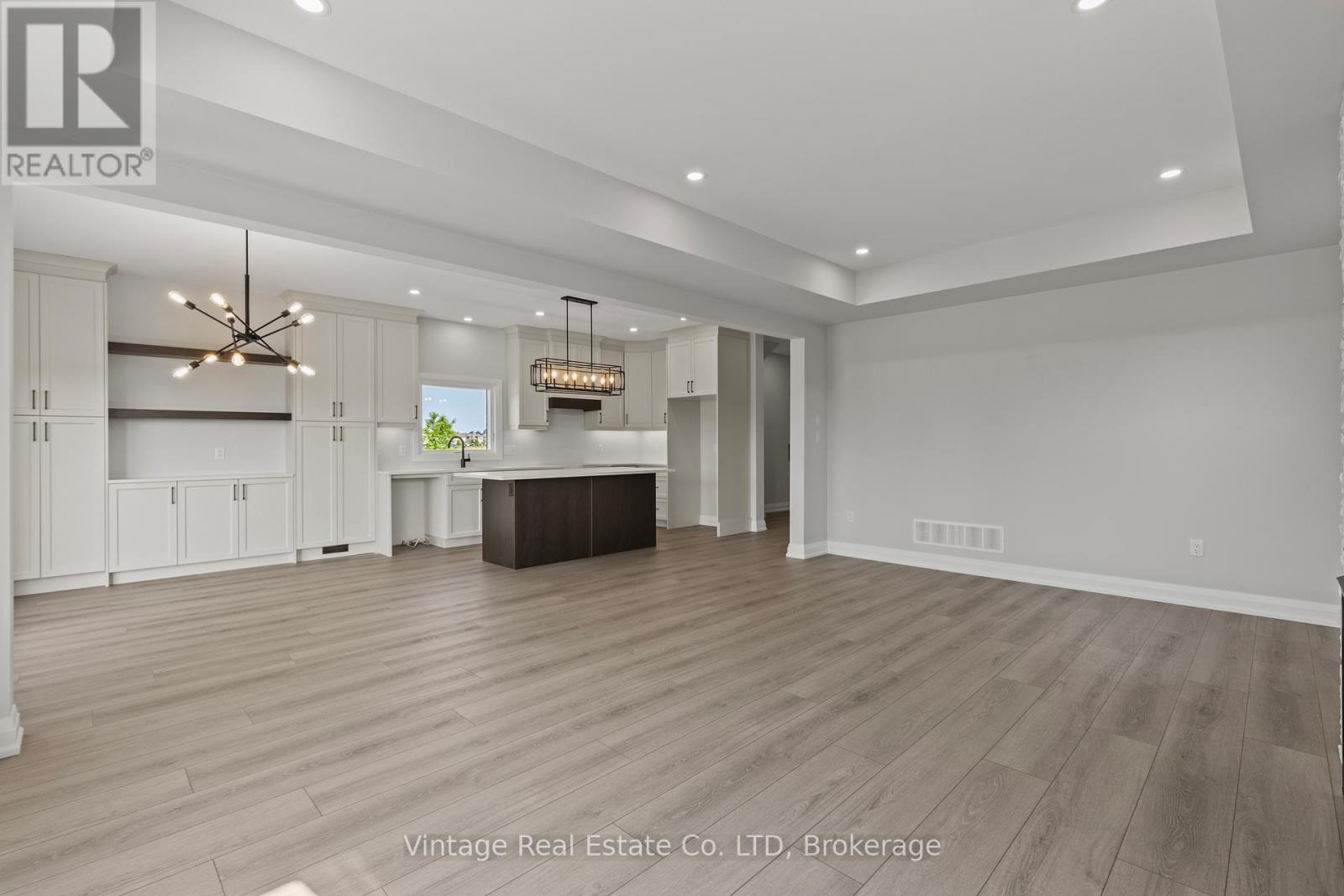 7455 Majestic Trail, Niagara Falls, Ontario  L2H 3V9 - Photo 9 - X12694164