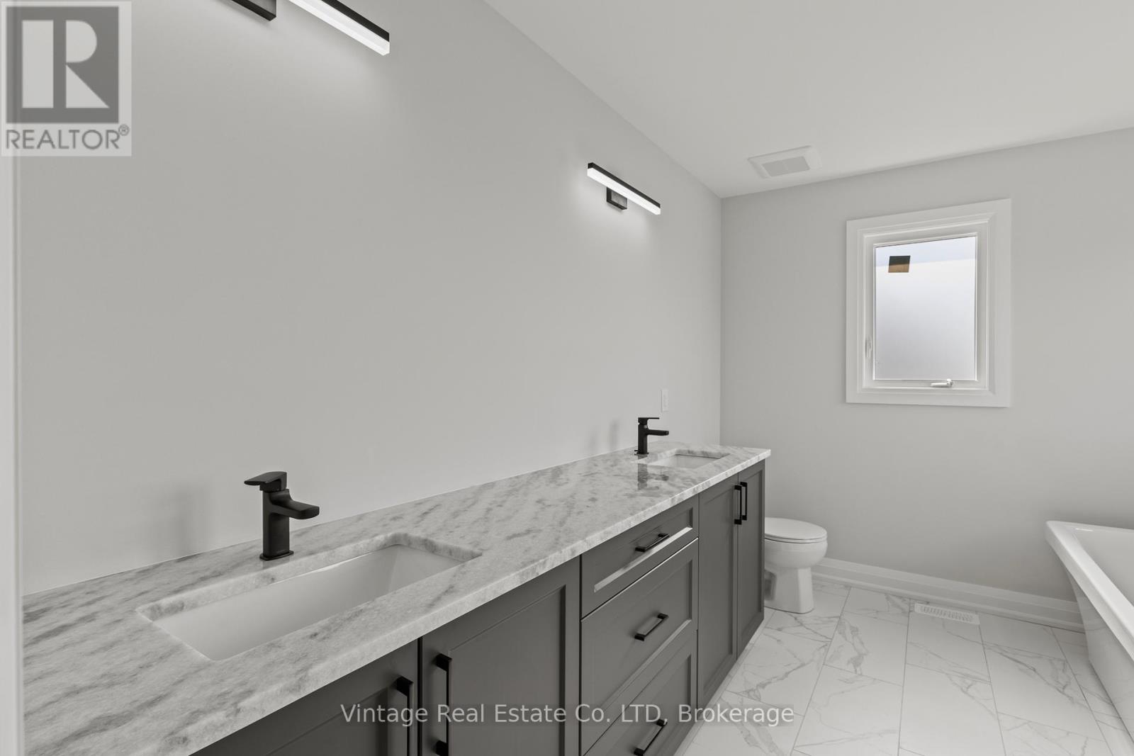 7455 Majestic Trail, Niagara Falls, Ontario  L2H 3V9 - Photo 17 - X12694164