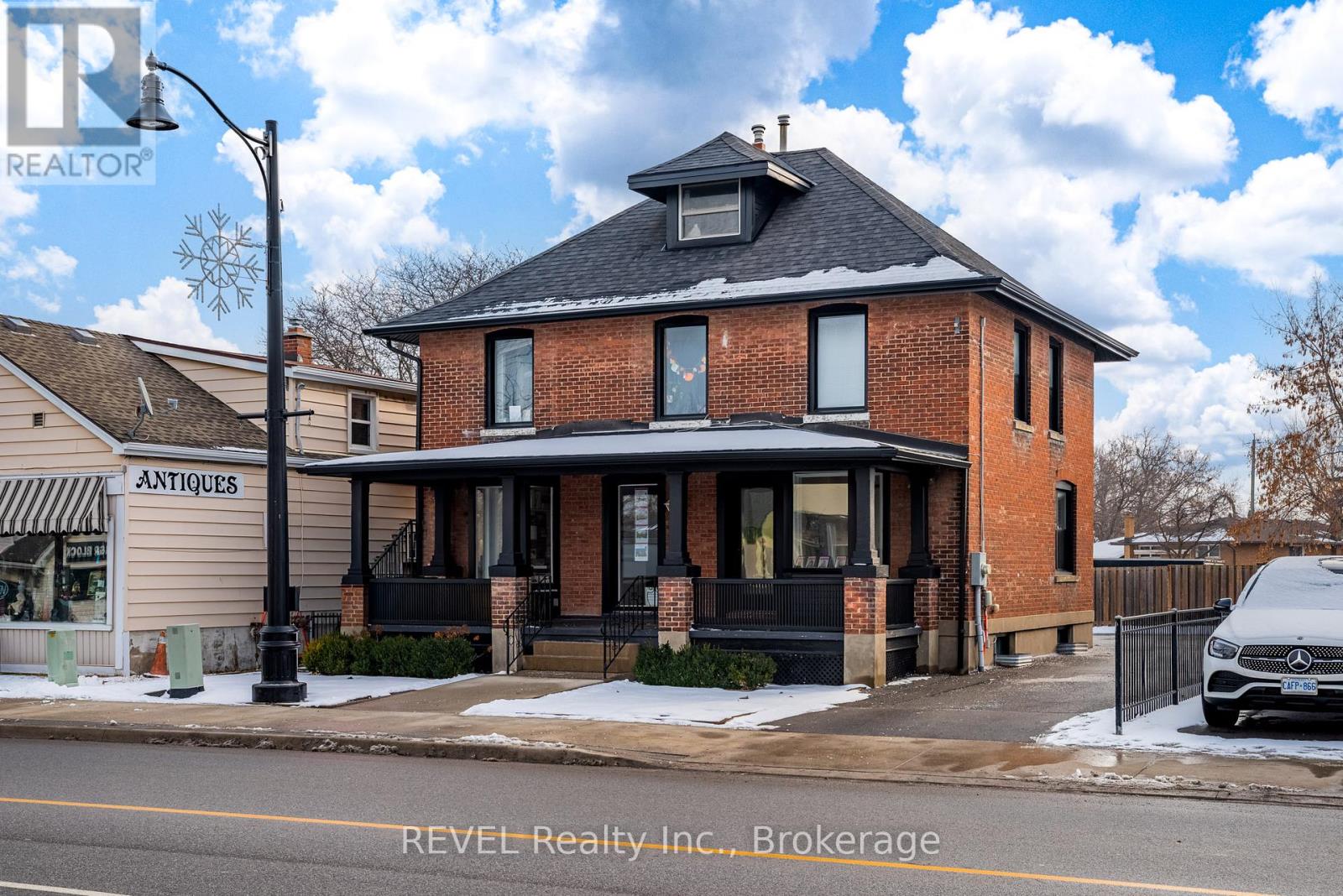 1507 Niagara Stone Road, Niagara-On-The-Lake, Ontario  L0S 1J0 - Photo 1 - X12694172