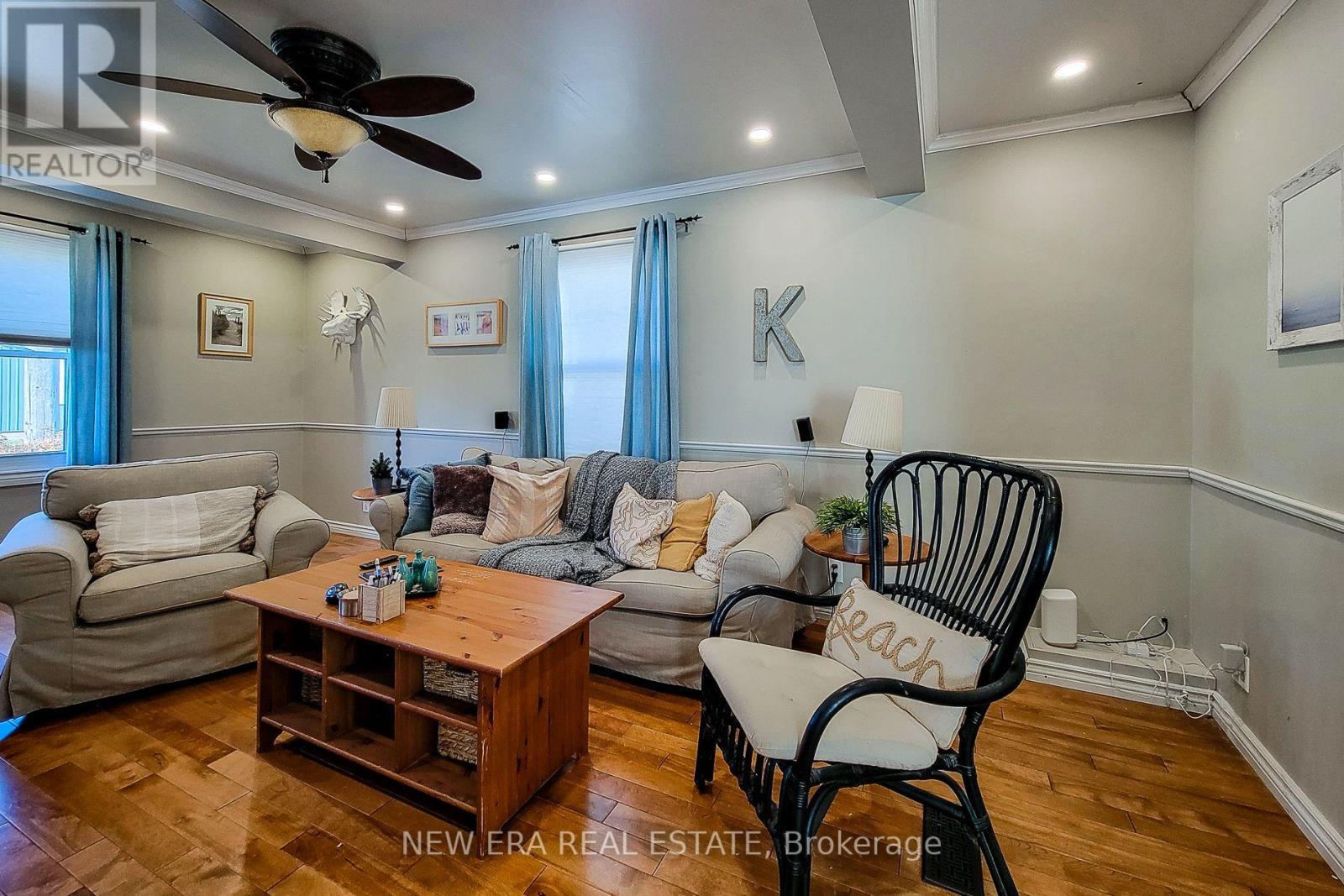 54 Eighth Avenue, Brantford, Ontario  N3S 1C3 - Photo 12 - X12692746