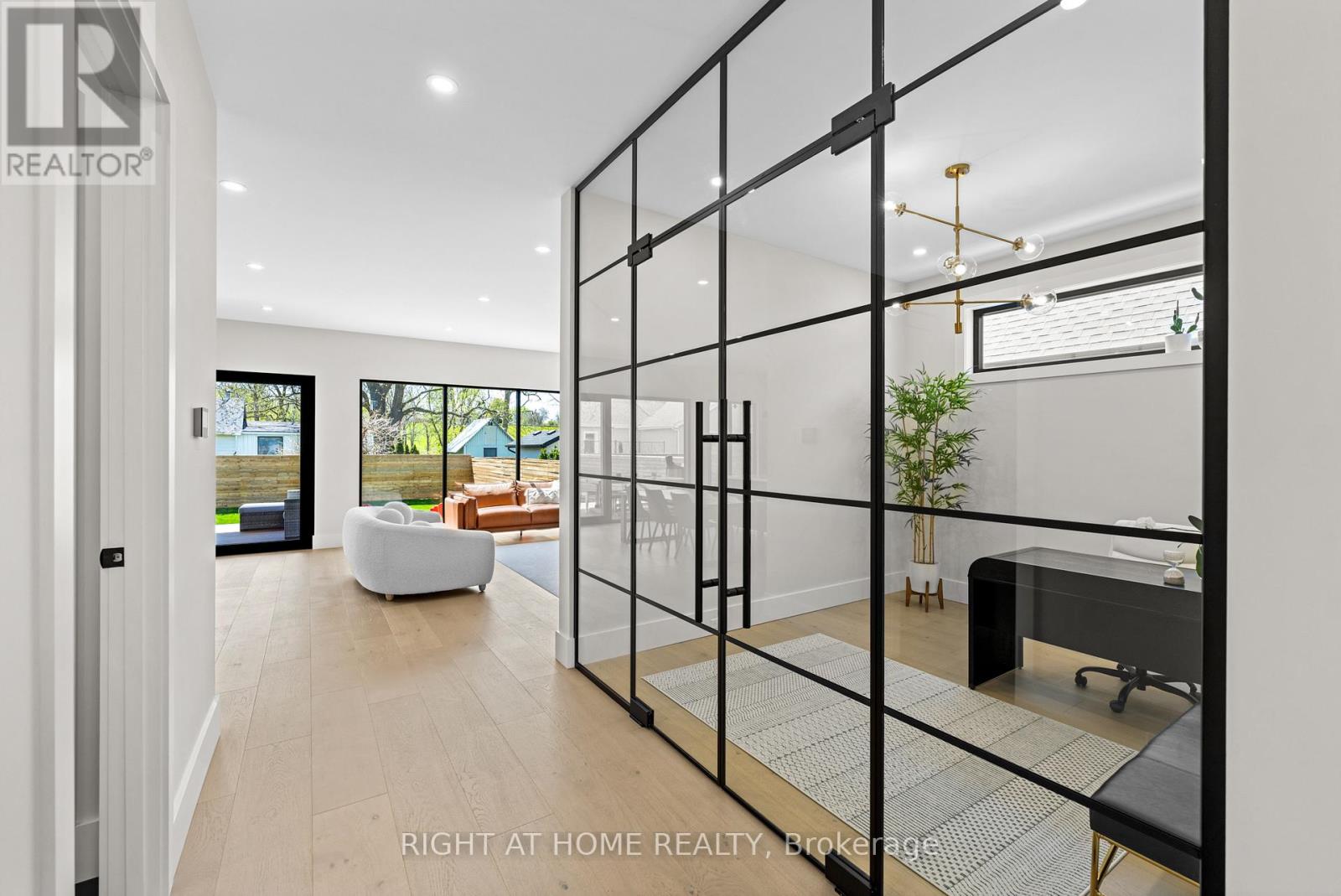 102 Millpond Road, Niagara-On-The-Lake, Ontario  L0S 1J1 - Photo 9 - X12694150