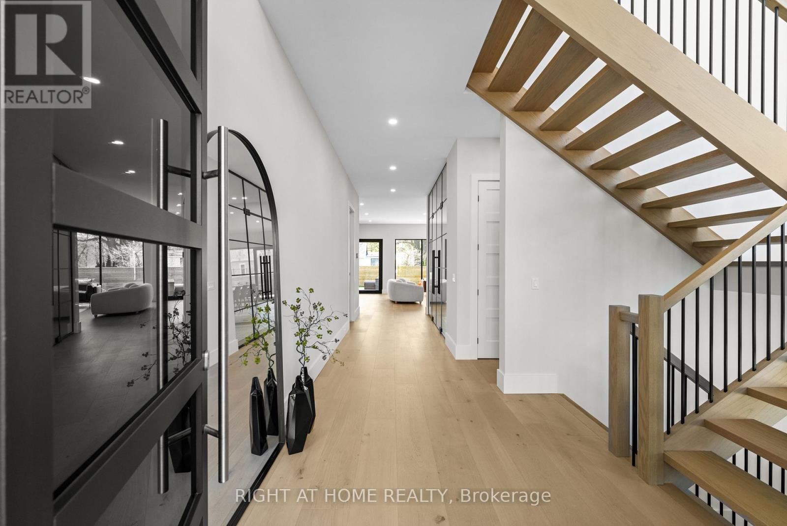 102 Millpond Road, Niagara-On-The-Lake, Ontario  L0S 1J1 - Photo 6 - X12694150