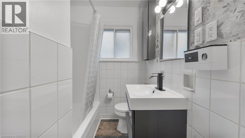 69 Lyons Avenue, Brantford, Ontario  N3R 4R2 - Photo 23 - 40797063