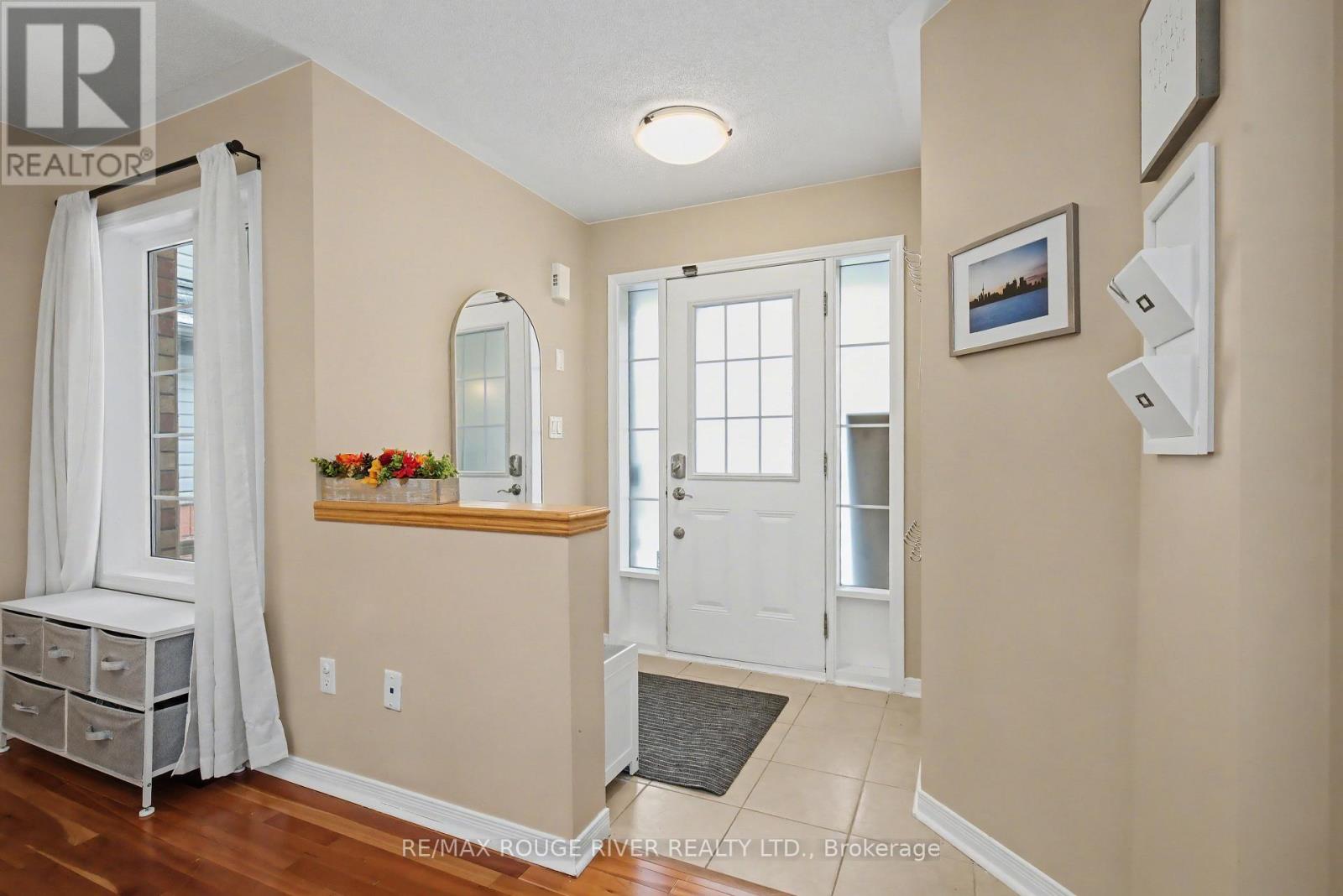 78 Cook Street, Kawartha Lakes, Ontario  K9V 0C7 - Photo 3 - X12694192