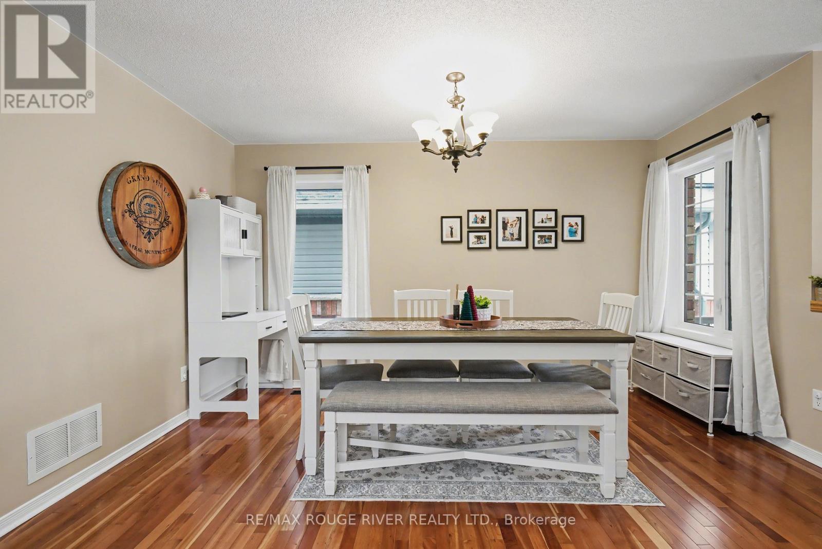 78 Cook Street, Kawartha Lakes, Ontario  K9V 0C7 - Photo 5 - X12694192