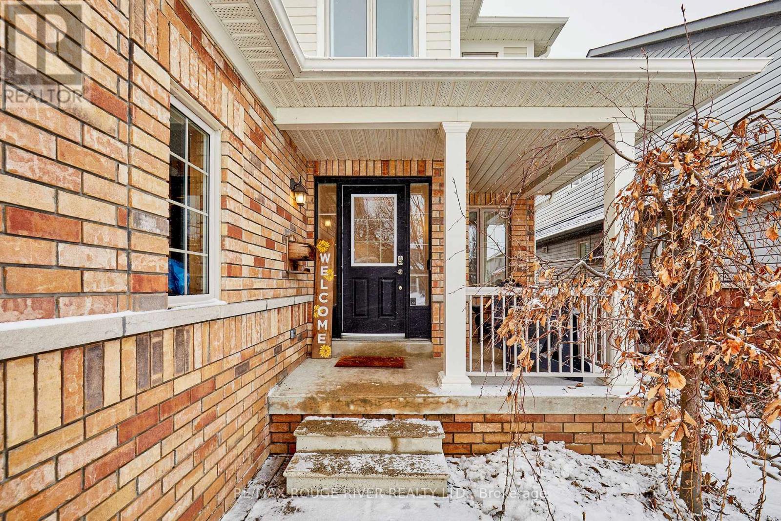 78 Cook Street, Kawartha Lakes, Ontario  K9V 0C7 - Photo 2 - X12694192