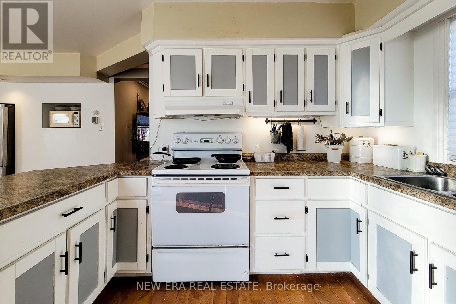 54 Eighth Avenue, Brantford, Ontario  N3S 1C3 - Photo 19 - X12692746