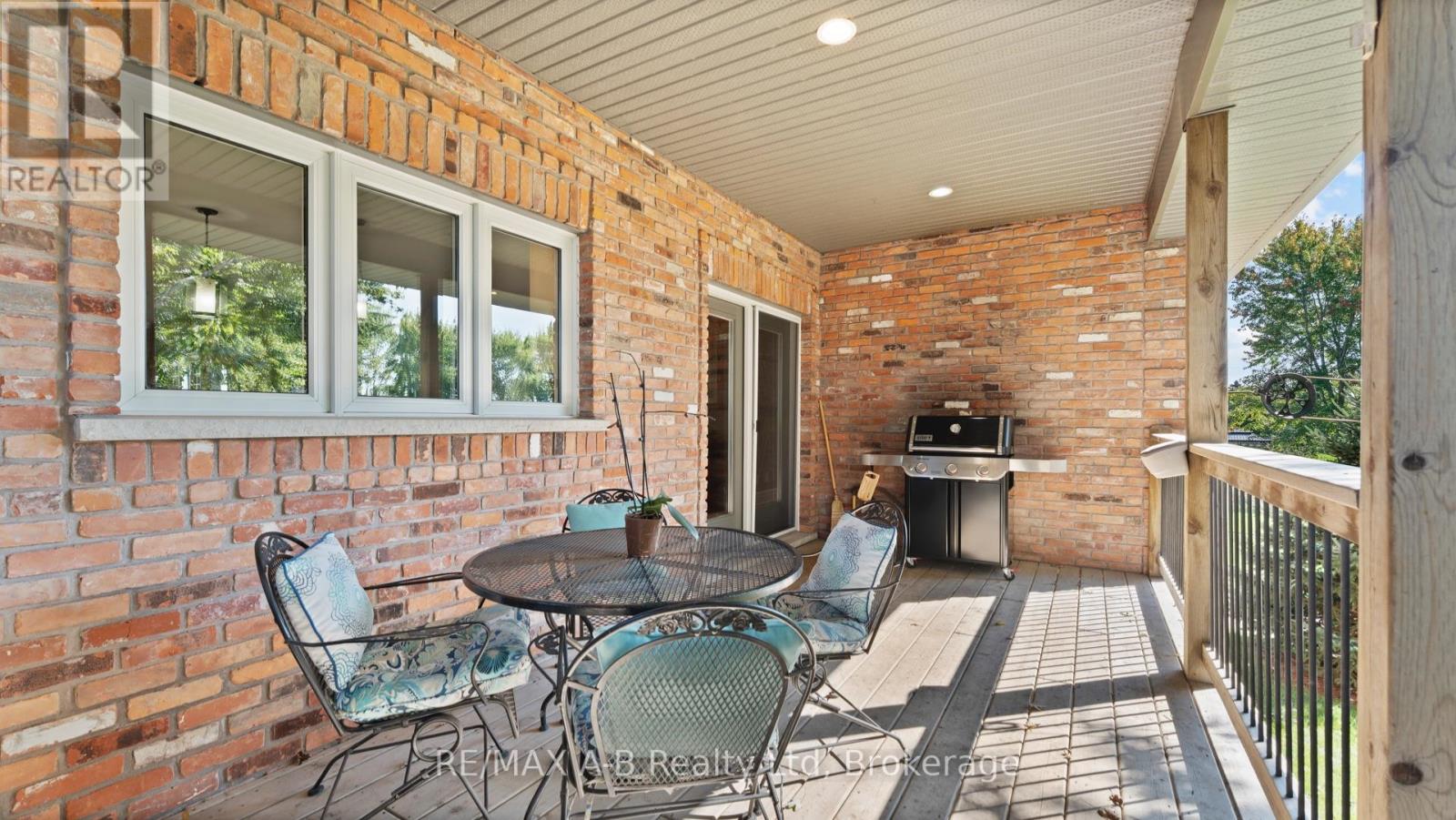 75 Thames Road, St. Marys, Ontario  N4X 1C4 - Photo 36 - X12430260