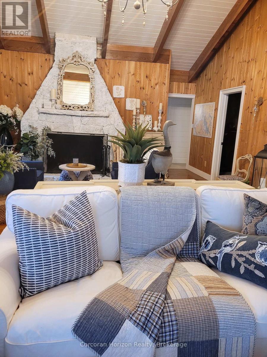 4476 Island 1040/little Beausoleil Island, Georgian Bay, Ontario  P0E 1E0 - Photo 8 - X12693164