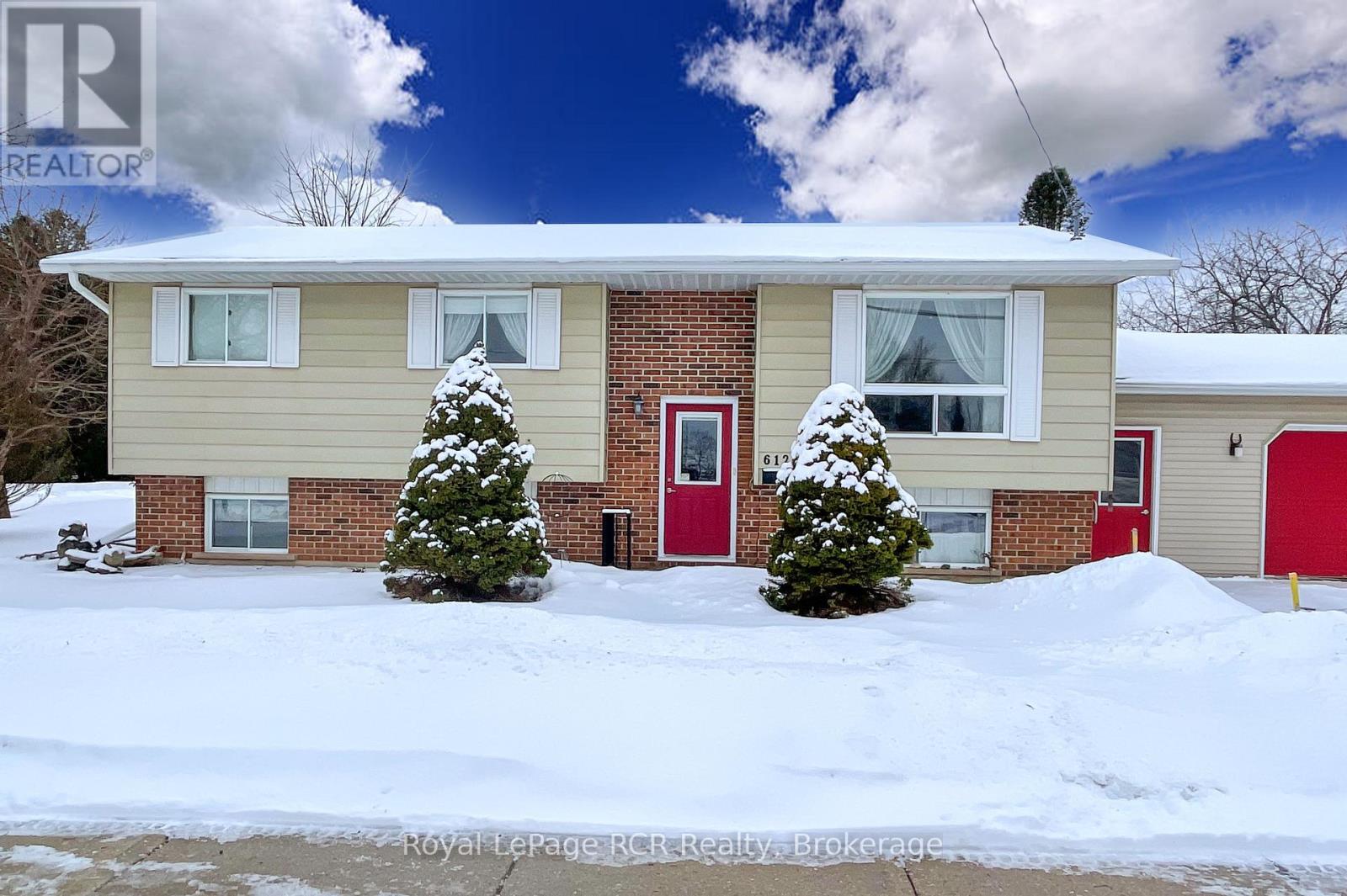 612 Garafraxa Street N, West Grey, Ontario  N0G 1R0 - Photo 3 - X12694228