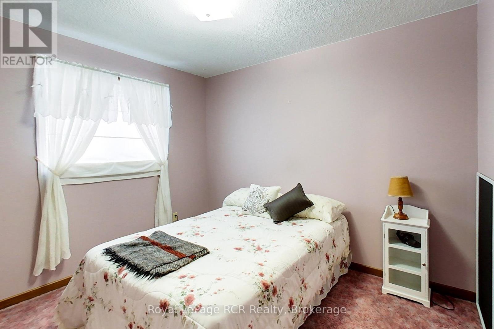 612 Garafraxa Street N, West Grey, Ontario  N0G 1R0 - Photo 21 - X12694228