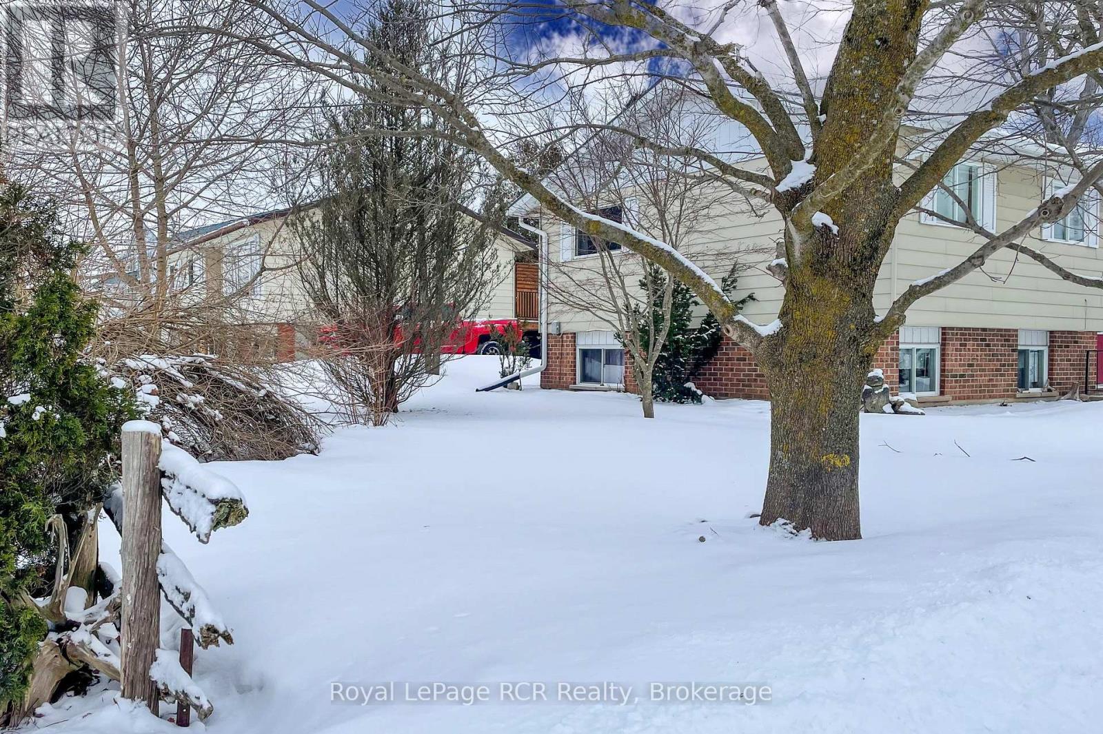 612 Garafraxa Street N, West Grey, Ontario  N0G 1R0 - Photo 5 - X12694228