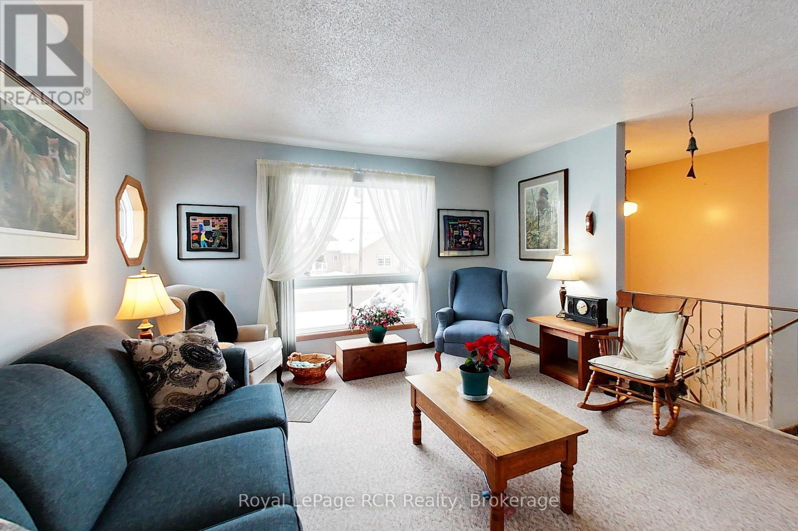 612 Garafraxa Street N, West Grey, Ontario  N0G 1R0 - Photo 9 - X12694228