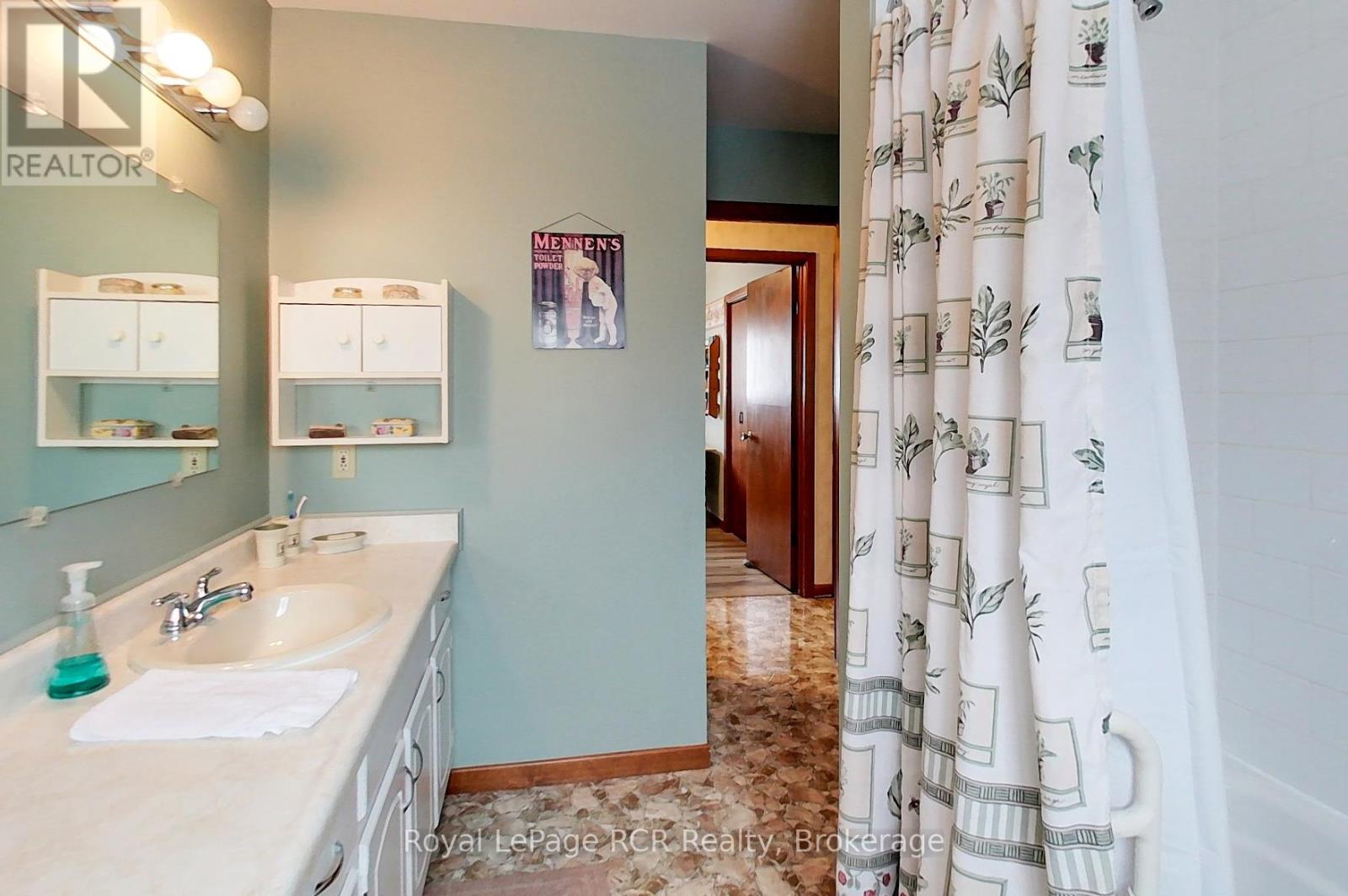 612 Garafraxa Street N, West Grey, Ontario  N0G 1R0 - Photo 26 - X12694228