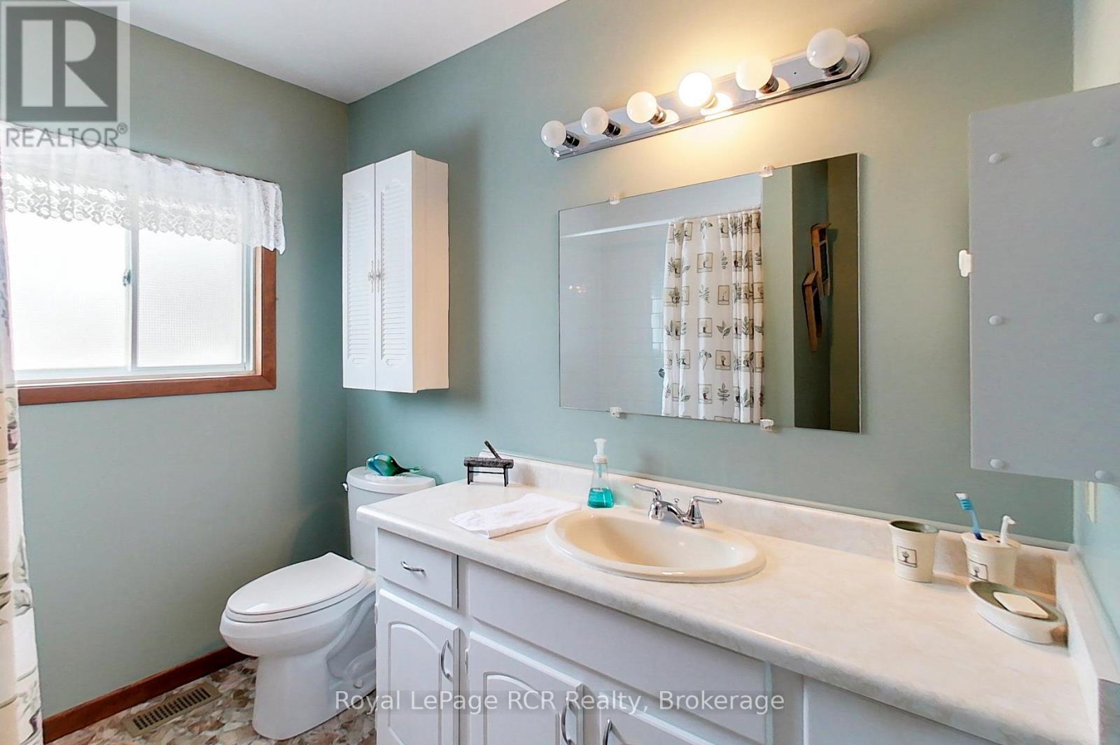 612 Garafraxa Street N, West Grey, Ontario  N0G 1R0 - Photo 24 - X12694228