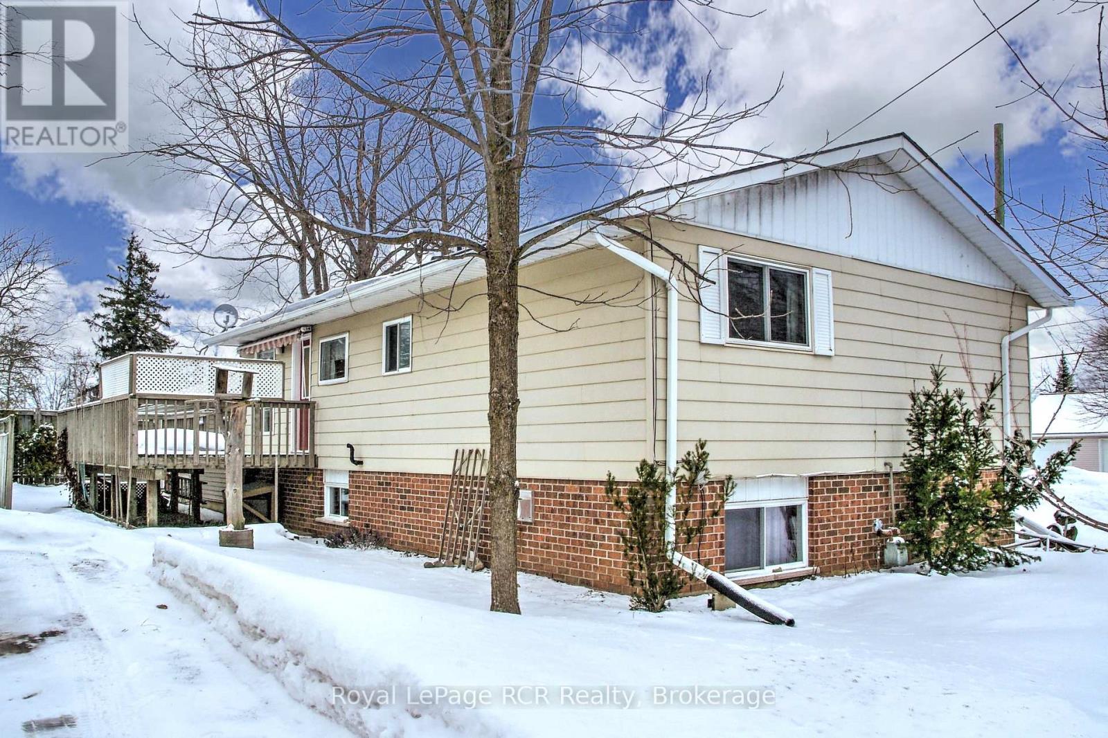 612 Garafraxa Street N, West Grey, Ontario  N0G 1R0 - Photo 6 - X12694228