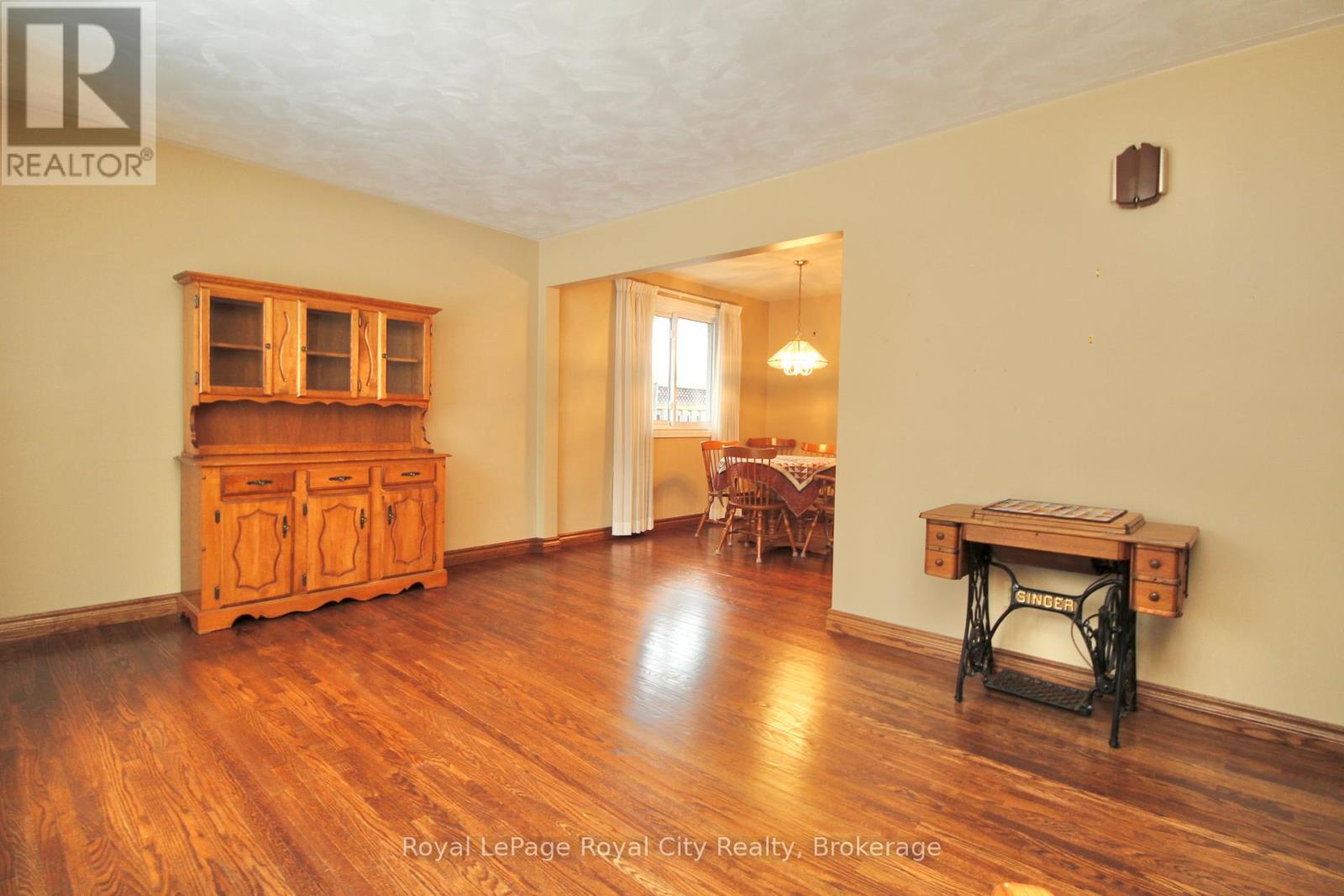 57 Lambert Crescent, Guelph, Ontario  N1G 2R4 - Photo 11 - X12694248