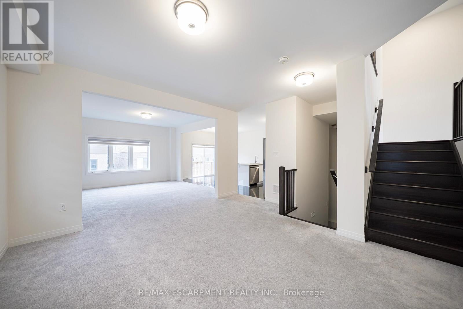 9 Tarrison Street, Brantford, Ontario  N3V 0B1 - Photo 7 - X12694254