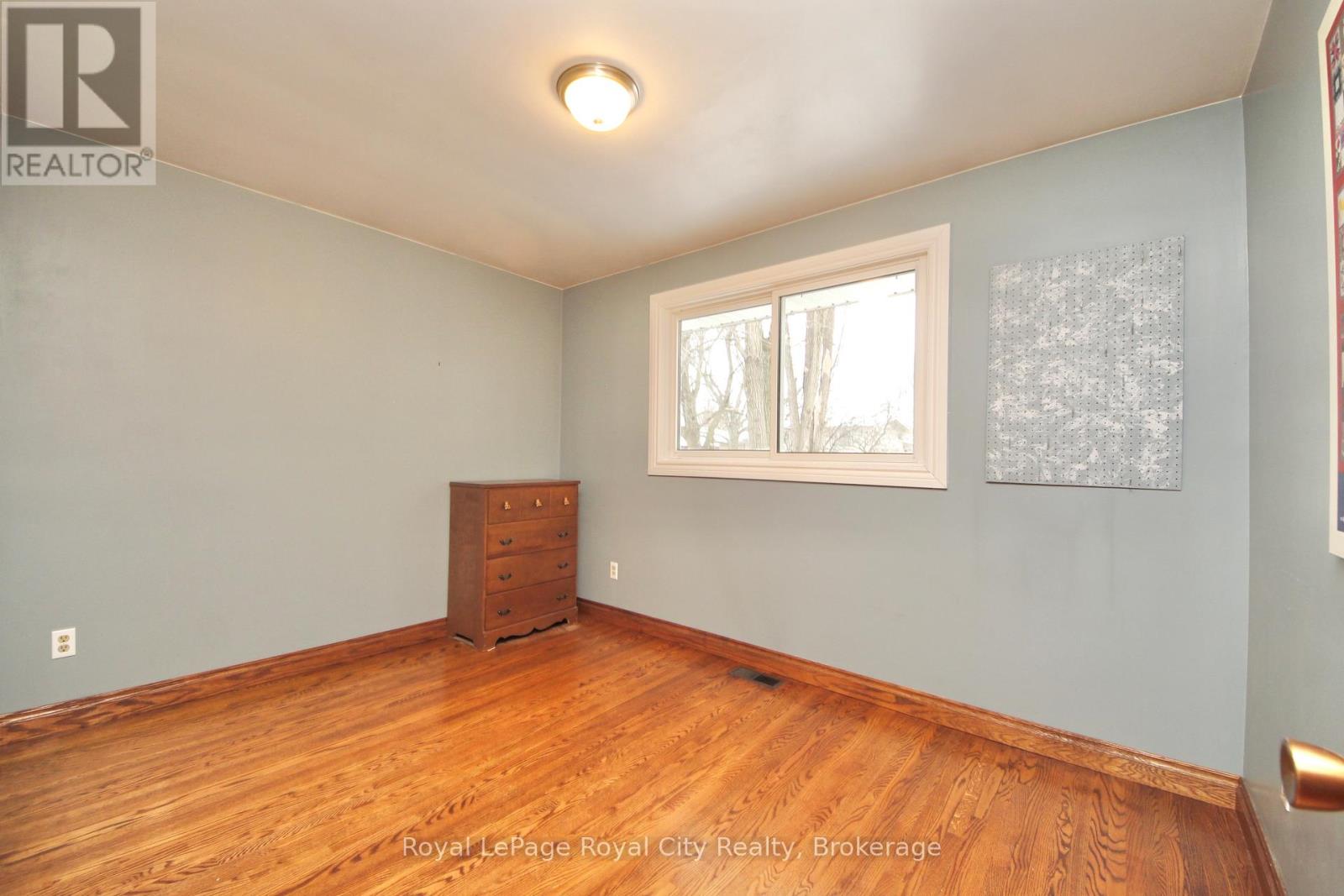 57 Lambert Crescent, Guelph, Ontario  N1G 2R4 - Photo 22 - X12694248