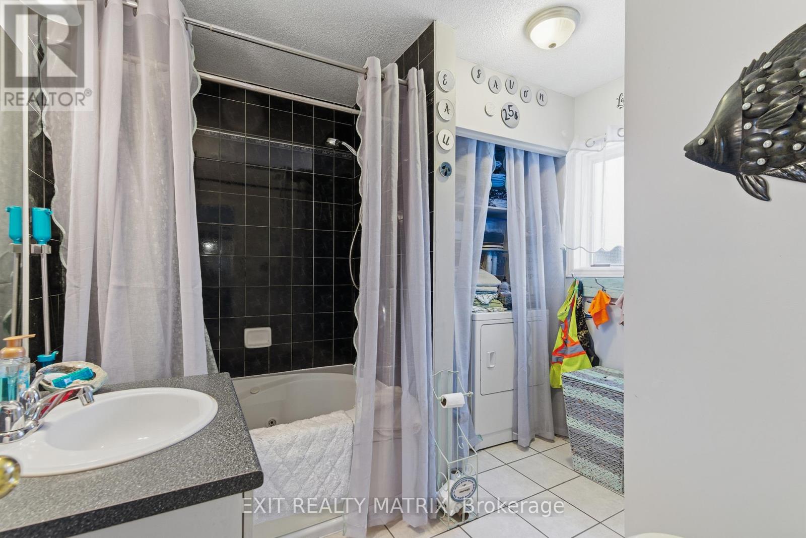 991 Jacynthe Street, Hawkesbury, Ontario  K6A 3W4 - Photo 15 - X12694528