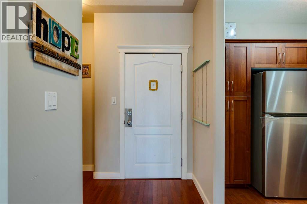 534, 10 Discovery Ridge Close Sw, Calgary, Alberta  T3H 5X3 - Photo 3 - A2278560