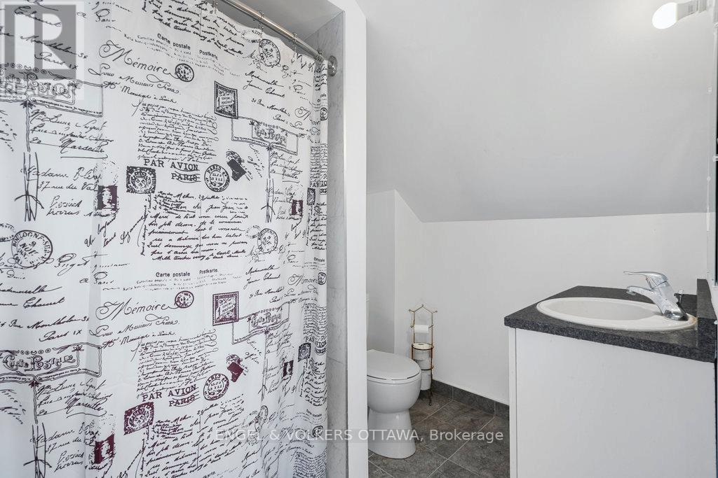 12420 Ormond Road, North Dundas, Ontario  K0C 2K0 - Photo 27 - X12425541