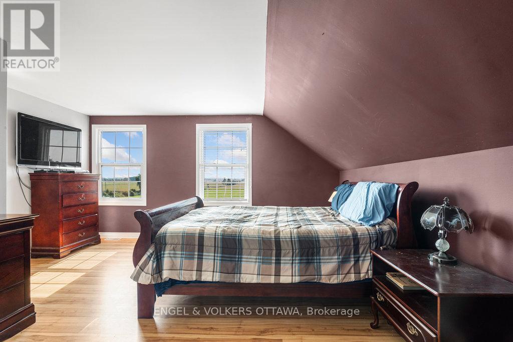 12420 Ormond Road, North Dundas, Ontario  K0C 2K0 - Photo 25 - X12425541