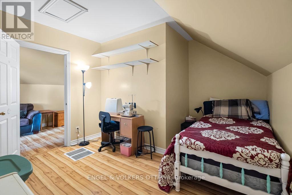 12420 Ormond Road, North Dundas, Ontario  K0C 2K0 - Photo 30 - X12425578