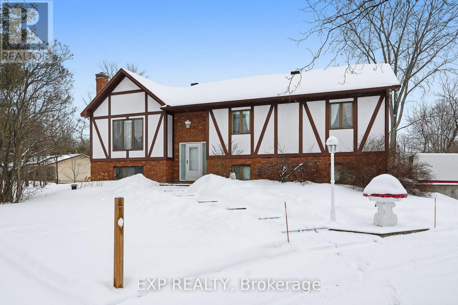 1887 Canaan Road, Clarence-Rockland, Ontario  K4K 1K9 - Photo 1 - X12536592