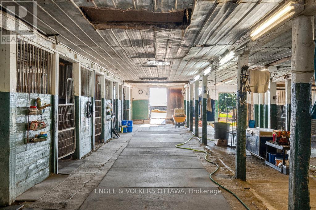 12420 Ormond Road, North Dundas, Ontario  K0C 2K0 - Photo 37 - X12425578