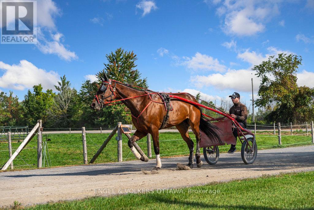12420 Ormond Road, North Dundas, Ontario  K0C 2K0 - Photo 6 - X12425578