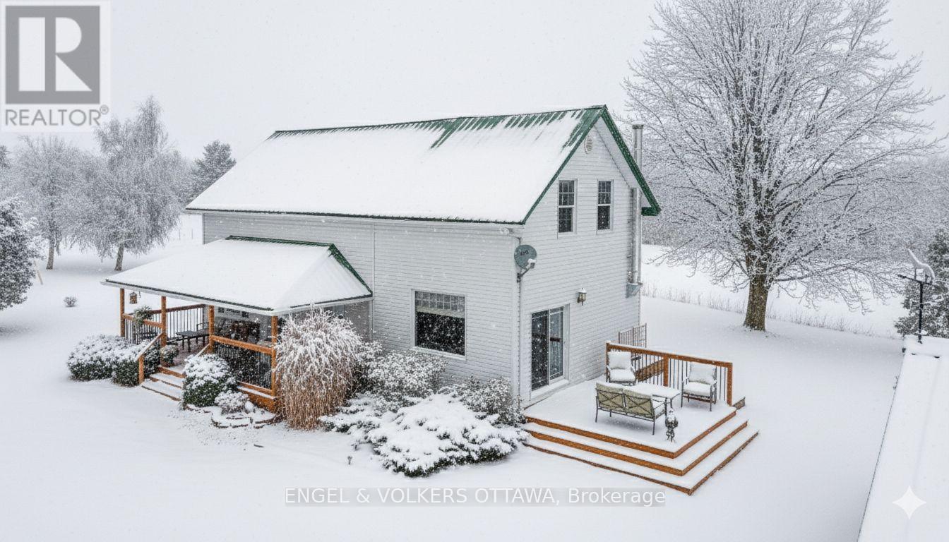 12420 Ormond Road, North Dundas, Ontario  K0C 2K0 - Photo 3 - X12425578