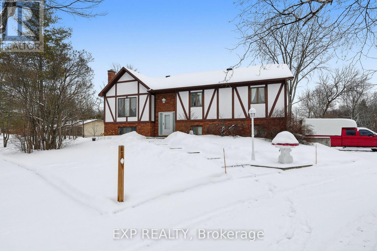 1887 Canaan Road, Clarence-Rockland, Ontario  K4K 1K9 - Photo 2 - X12536592